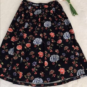 Midi Forever 21 floral skirt